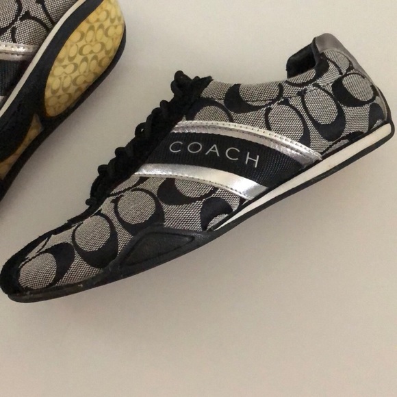 Coach - Picture 2 of 6